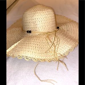 Straw hat cream